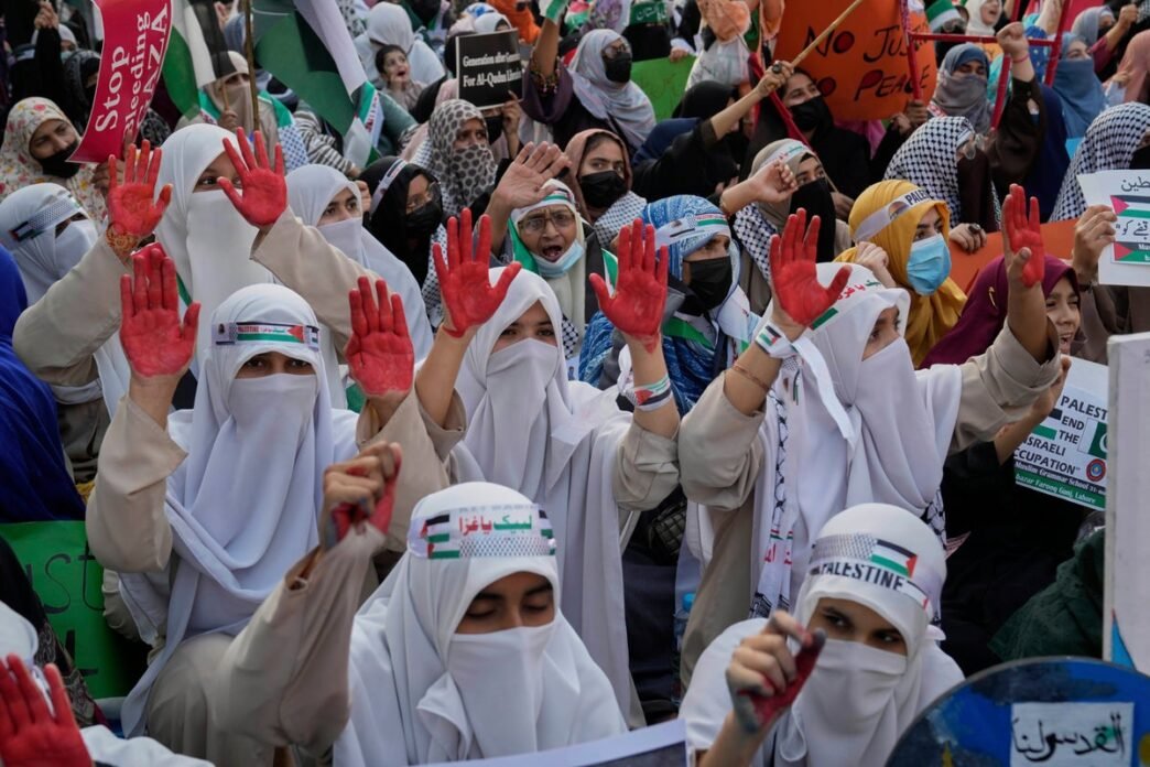 Thousands of Islamists rally in Pakistan against Israel’s bombing in Gaza