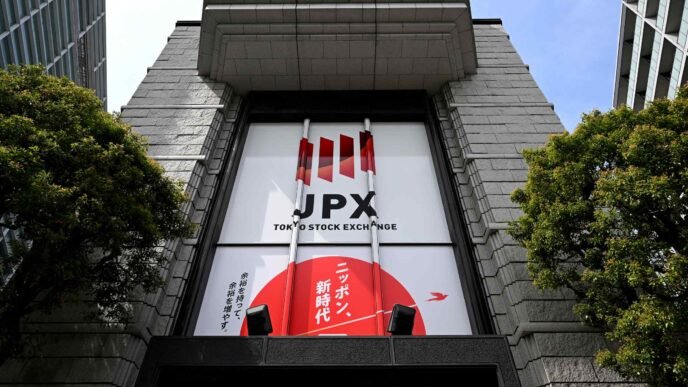 Tokyo Stock Exchange plans to make smaller investments easier