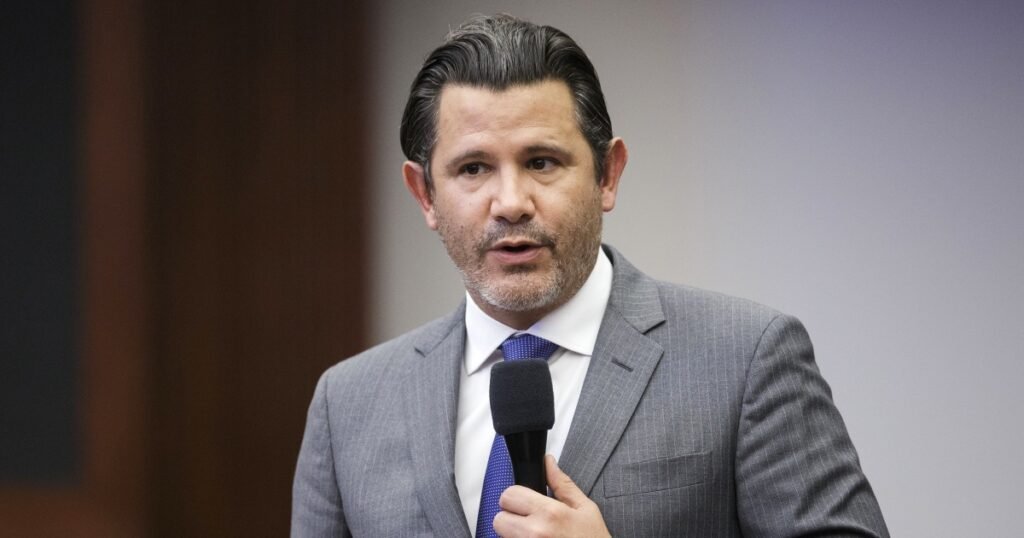 Top Democrat in the Florida state Senate says his party is 'dead' and registers as independent