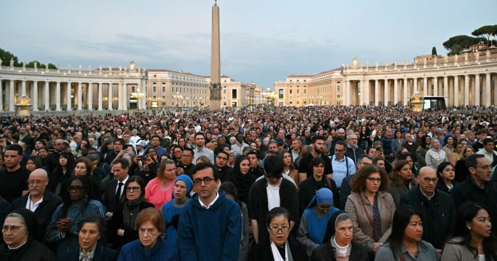 Tributes to Pope Francis pour in from around the world
