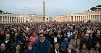Tributes to Pope Francis pour in from around the world
