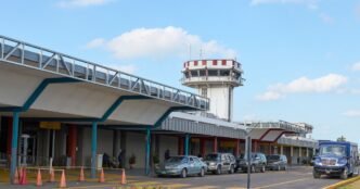 U.S. man hijacks flight in Belize, stabs 3, is shot dead