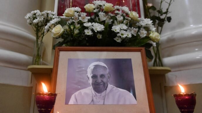World reacts after Pope Francis dies