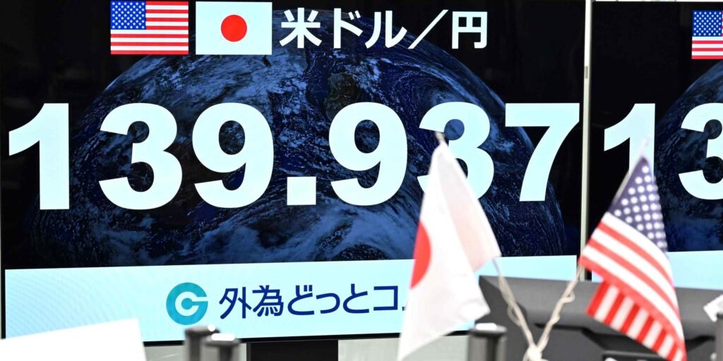 Yen advances to 139 level amid Trump's attacks on Fed chair