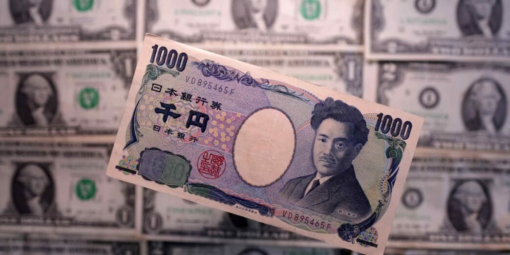 Yen's climb pauses after U.S. tariff talks, but investors still wary
