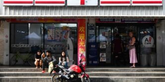 7-Eleven owner grants Couche-Tard greater access to its books