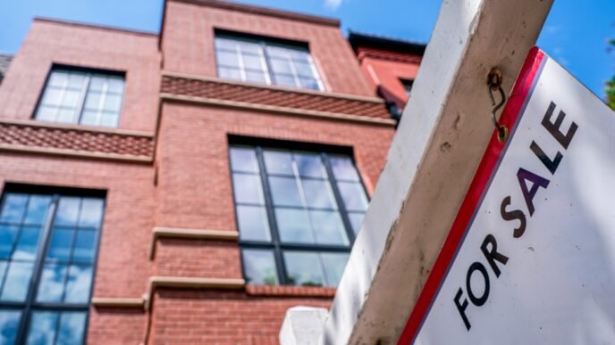 April home sales dropped to the slowest pace for that month since 2009