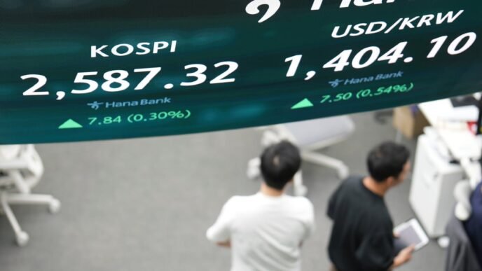 Asian shares advance as details awaited on progress in China-US trade talks