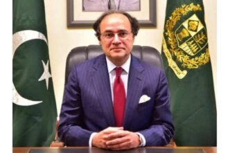 Aurangzeb meets with Global CEO of Standard Chartered Bank