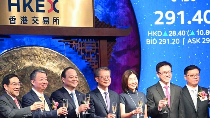 CATL surges 12.5% in Hong Kong debut after world's top listing this year
