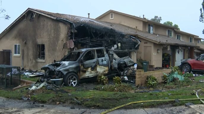 Daylight reveals aftermath of San Diego plane crash