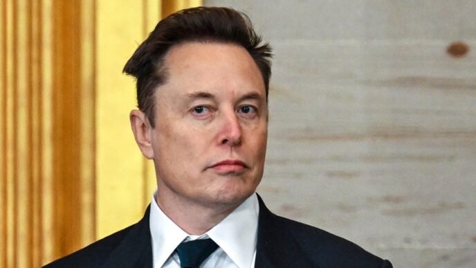 Elon Musk leaves the White House