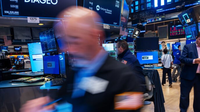 Family offices bet on the U.S. and stocks for 2025, UBS finds