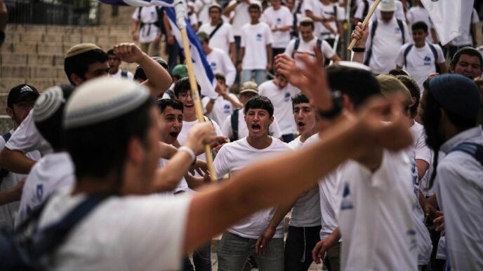 Far-right Israelis confront Palestinians, other Israelis in violent Jerusalem march