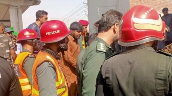 Five killed, three injured in tragic road accident in Lahore