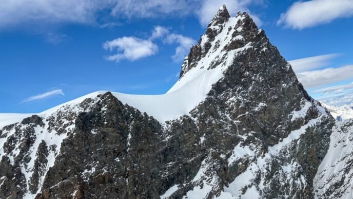 Five skiers found dead on Swiss mountain
