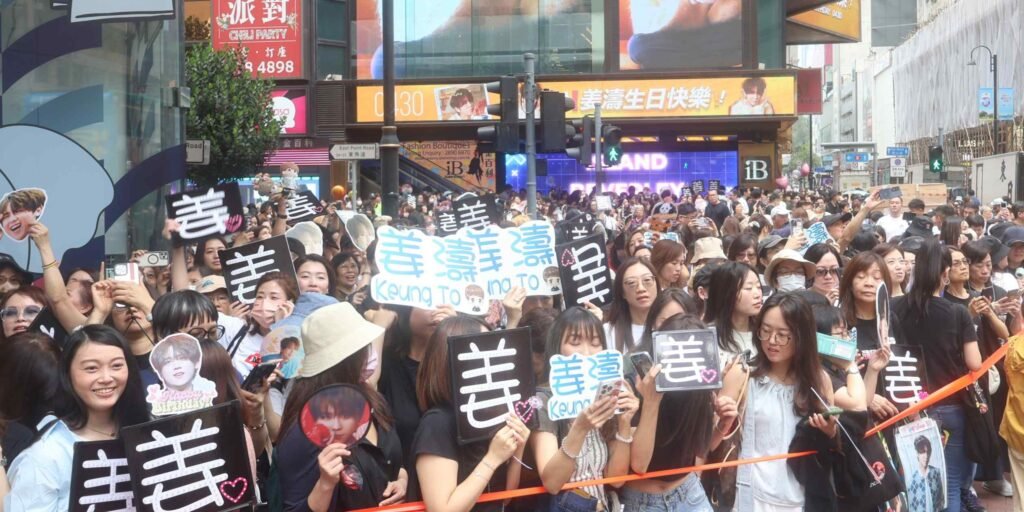 Hong Kong boy band Mirror brings devoted local fans out in droves