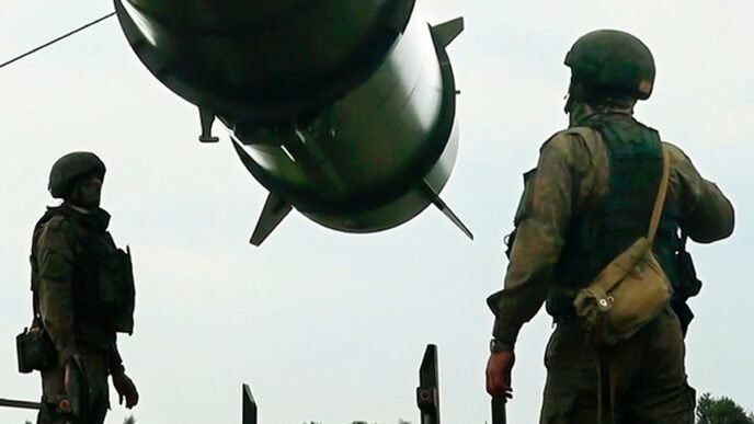 India and Pakistan: Which countries have nuclear weapons?