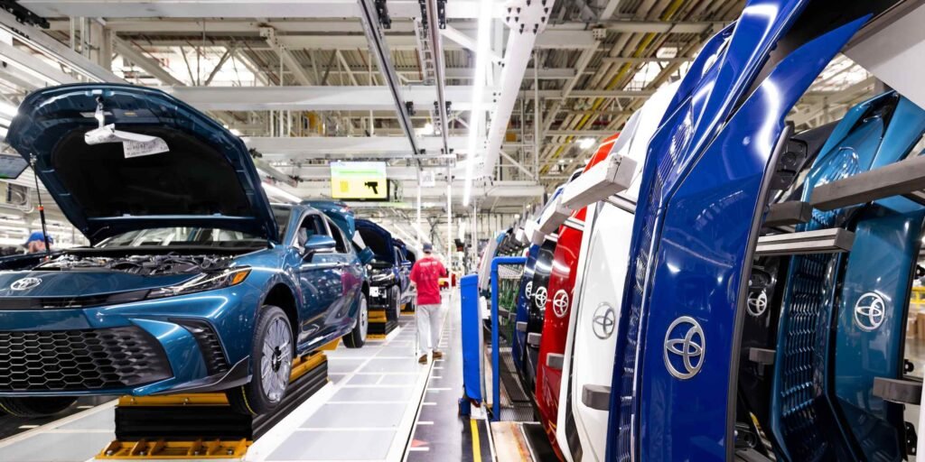 Japan manufacturers log 1st profit decline in 2 years