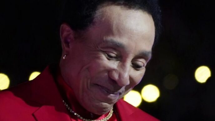 Lawsuit seeking $50 million accuses Smokey Robinson of rape
