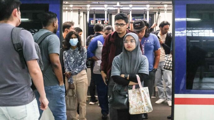 Malaysia's GDP expands 4.4% in Q1, slowest in a year
