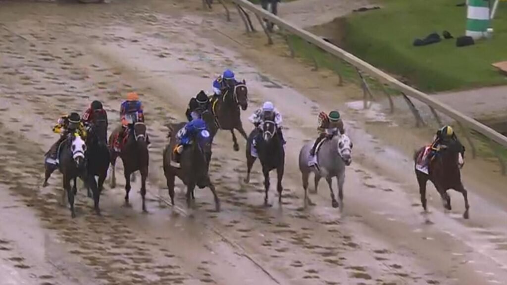 Margie's Intention storms to Black-Eyed Susan win