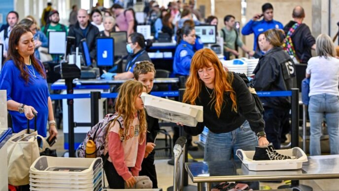 Memorial Day weekend on track to break travel records