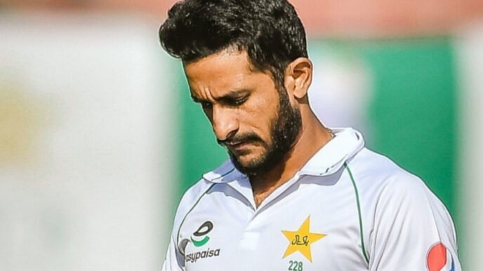 Mother of cricketer Hassan Ali robbed in Gujranwala