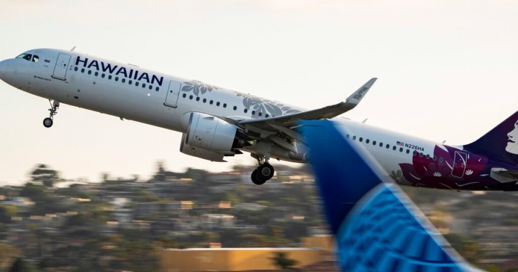 Navy technician charged with making a false bomb threat on a Hawaiian Airlines flight