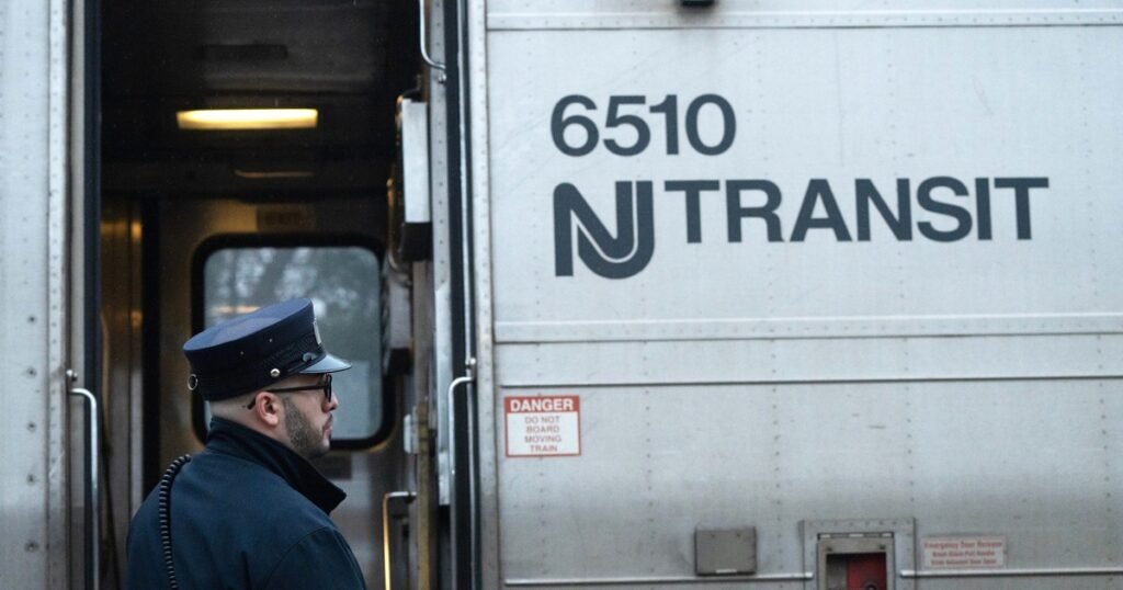 New Jersey Transit engineers, trainmen strike, stranding potentially 350,000 commuters