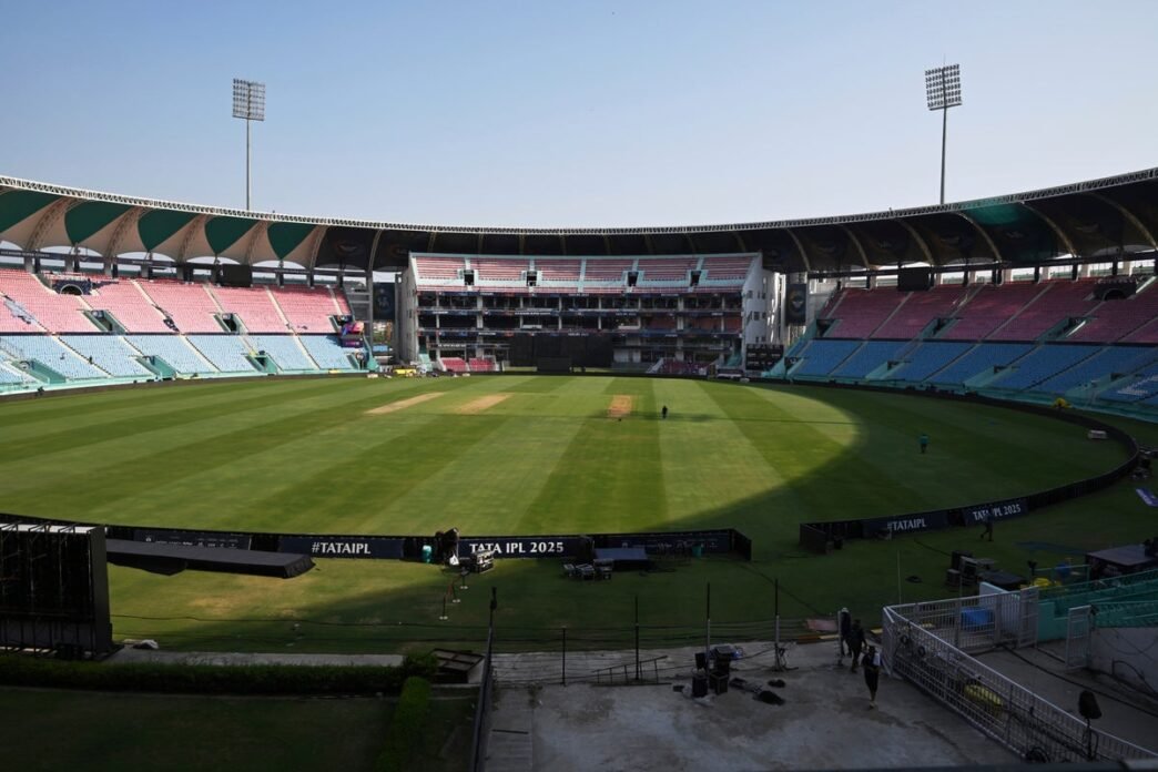 Pakistan Super League follows Indian Premier League in postponing matches