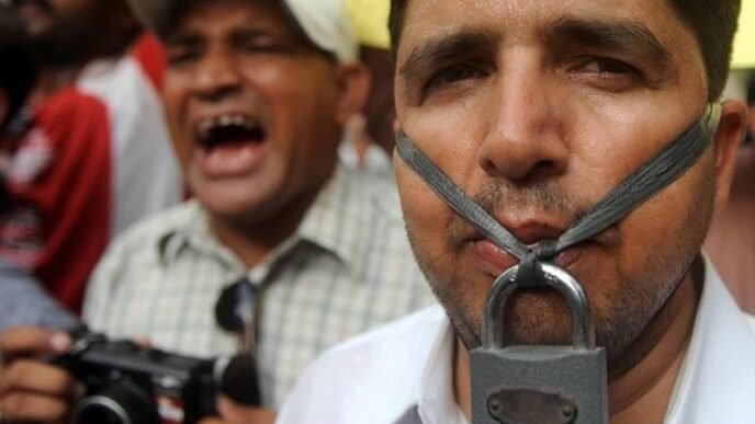 Pakistan declines in Press Freedom Index from 152 to