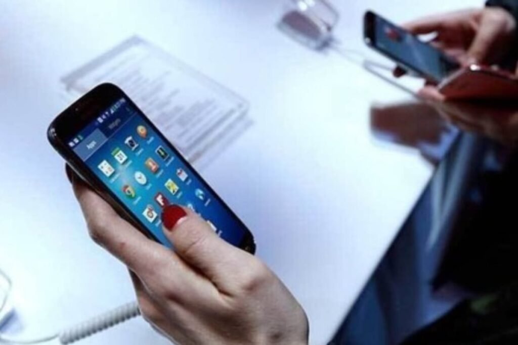 Pakistan sees surge in female mobile users with 8 Million users in 2024