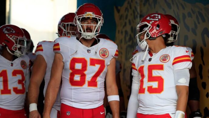 Patrick Mahomes: Travis Kelce is motivated to have a better year