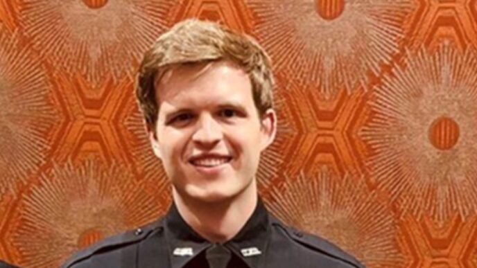 Police officer facing wrongful death lawsuit was given 'valor' awards for fatal shooting