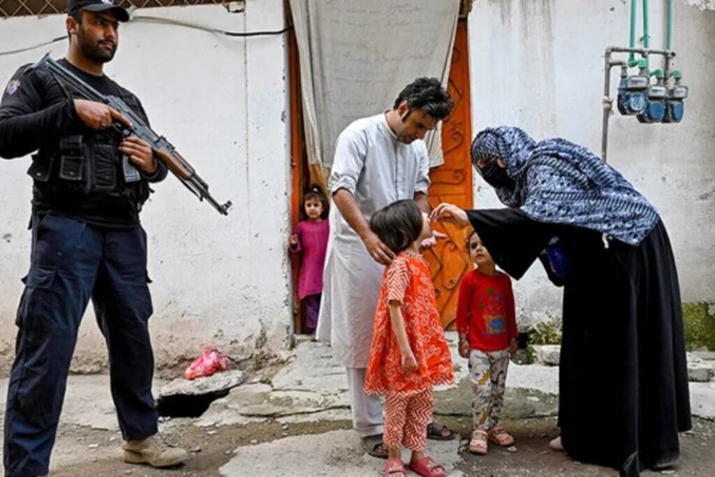 Policeman martyred in attack on polio team in Nushki