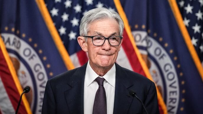 Powell meets Trump, defends Fed independence