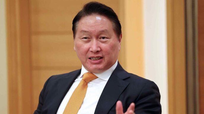 SK Group chairman proposes joint South Korea-Japan purchase of US gas