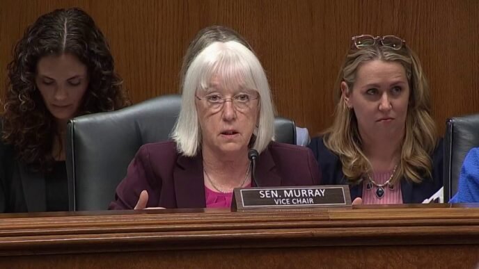 Sen. Murray gets into heated exchange with RFK Jr. during hearing