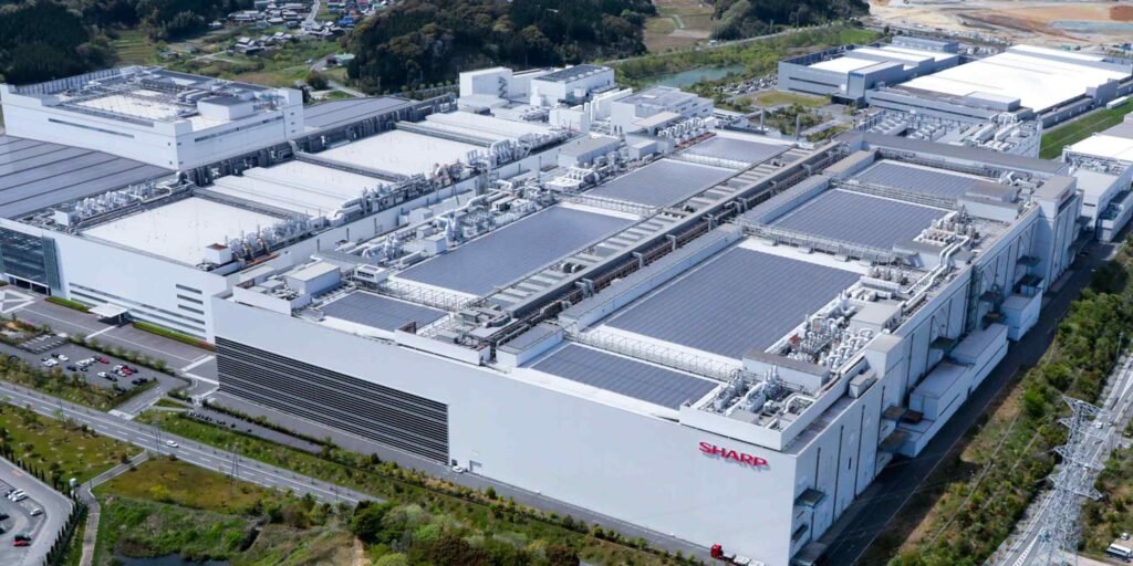 Sharp to sell once-shining LCD factory in Japan to Foxconn