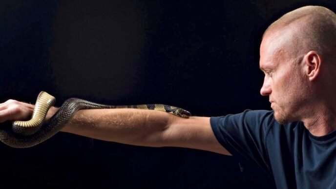 Snakes have bitten this man hundreds of times. His blood could help save lives