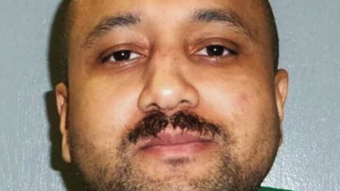 South Carolina inmate's firing squad execution 'botched,' bullets mostly missed heart, lawyers say