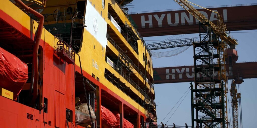 US trade chief meets South Korea's shipbuilders for possible cooperation
