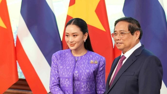 Vietnam and Thailand upgrade relationship to highest level