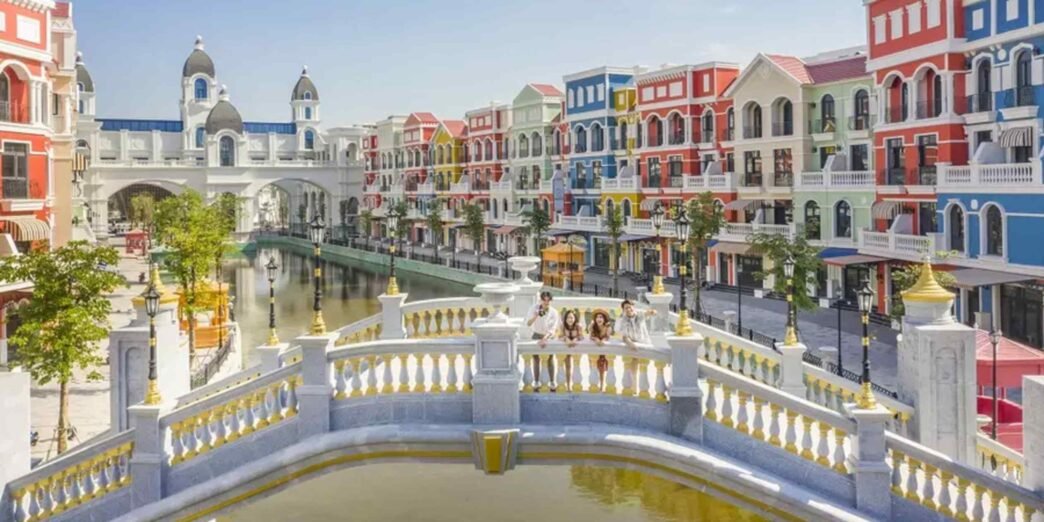 Vingroup's hotel unit Vinpearl shares up 19.9% on listing day