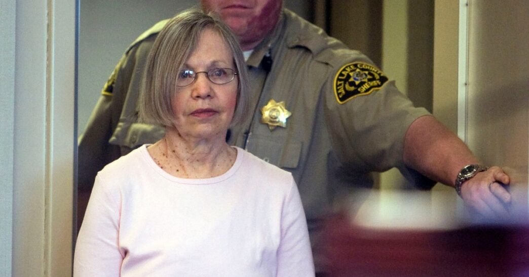 Woman who held Elizabeth Smart captive for months is arrested after visiting park