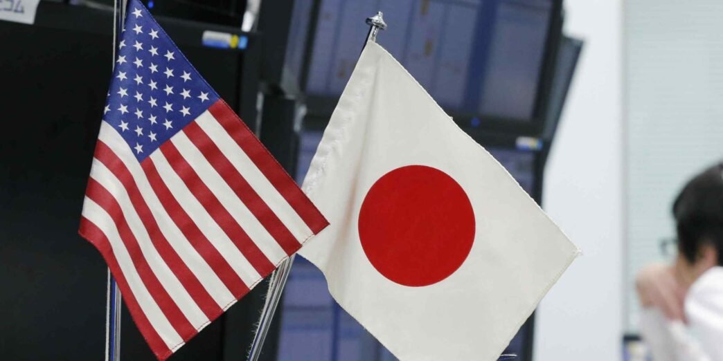 Yen falls sharply to 1-month low after US-China trade announcement