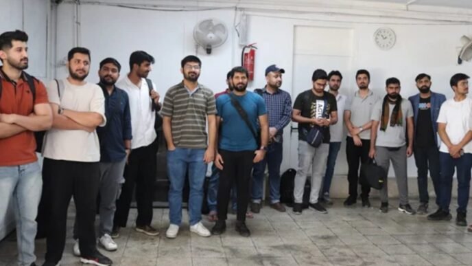 Convoy of stranded Pakistani students departs from Tehran
