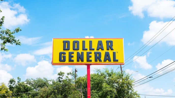 Dollar General is shaking off tariff fears and winning over higher-income consumers