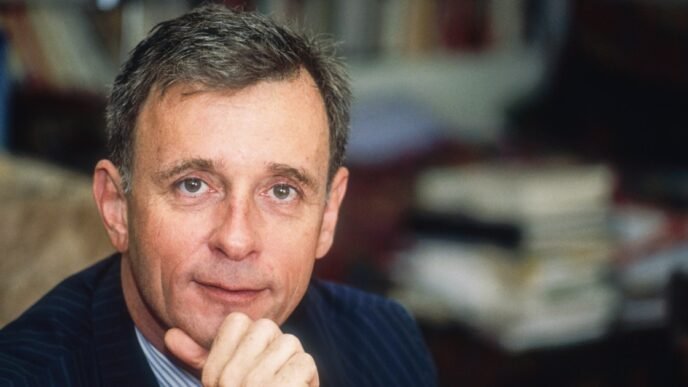 Edmund White, a groundbreaking gay author, dies at 85